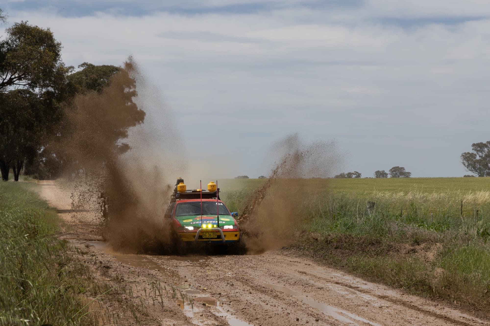 Car driving in esCarpade 2024
